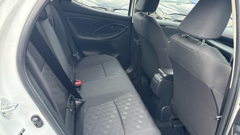 Toyota Yaris 1.5 Hybrid Icon 5dr CVT Hybrid Hatchback